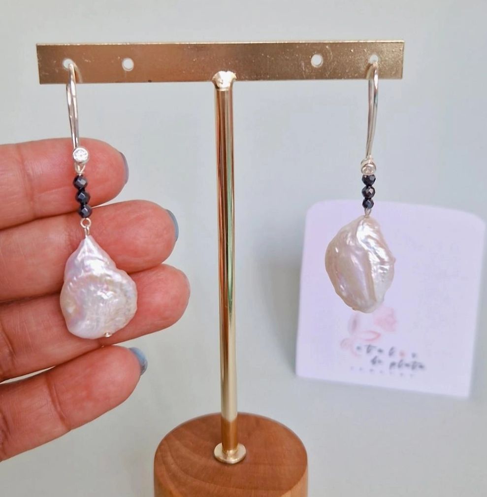 Pendientes de gancho en plata de ley con perla natural
