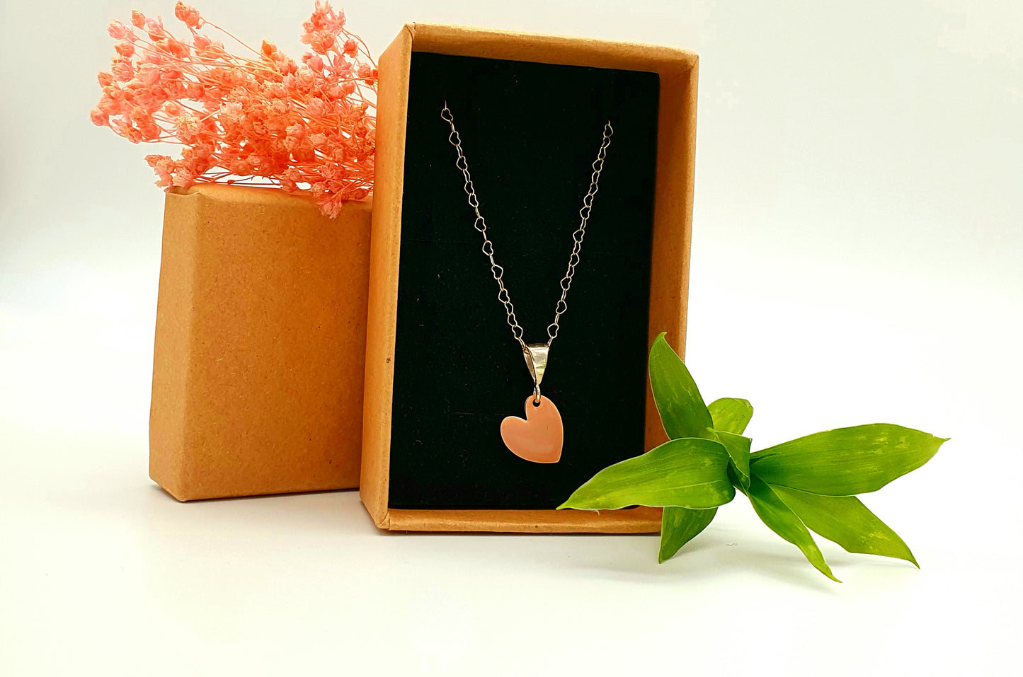 COLLAR CORAZÓN ROSA