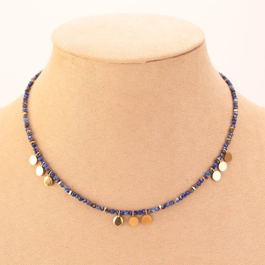 Collar chapitas y piedras